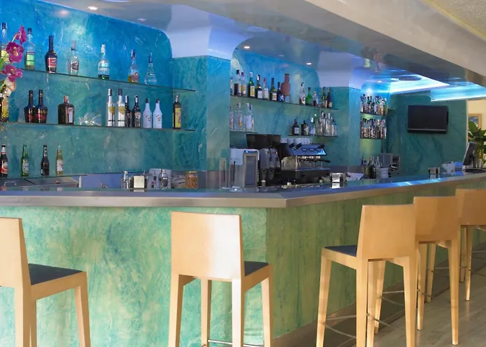 아파르타멘토스 론드레스 라 망가 아파트호텔 3*