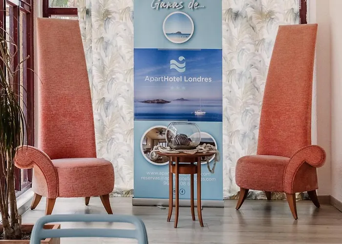 아파르타멘토스 론드레스 라 망가 3* 라망가델마르메노