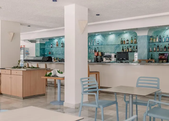 아파트호텔 아파르타멘토스 론드레스 라 망가 3*